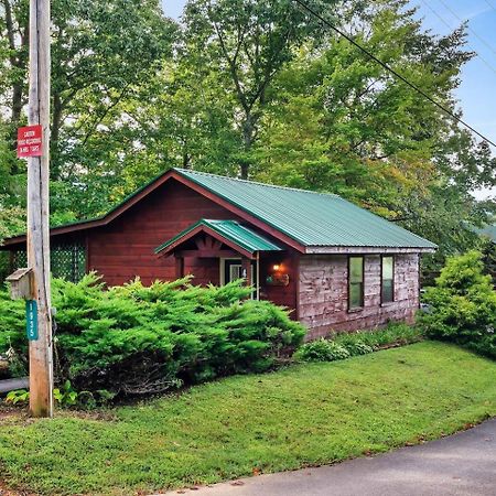 Romantic Mtn Cabin Hot Tub & Jacuzzi Views Villa Sevierville Esterno foto