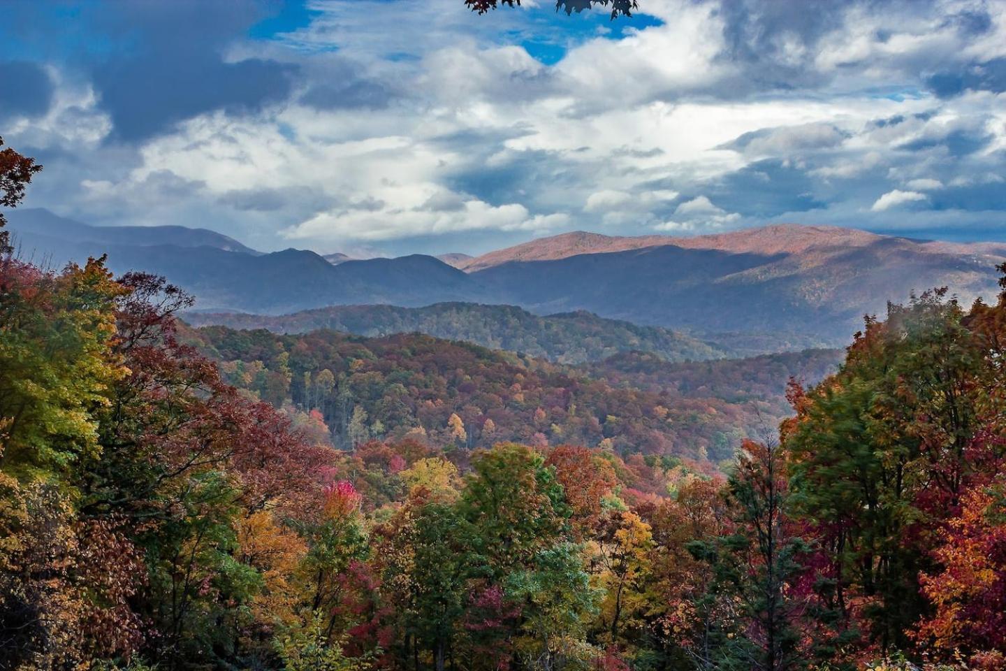 Romantic Mtn Cabin Hot Tub & Jacuzzi Views Villa Sevierville Esterno foto