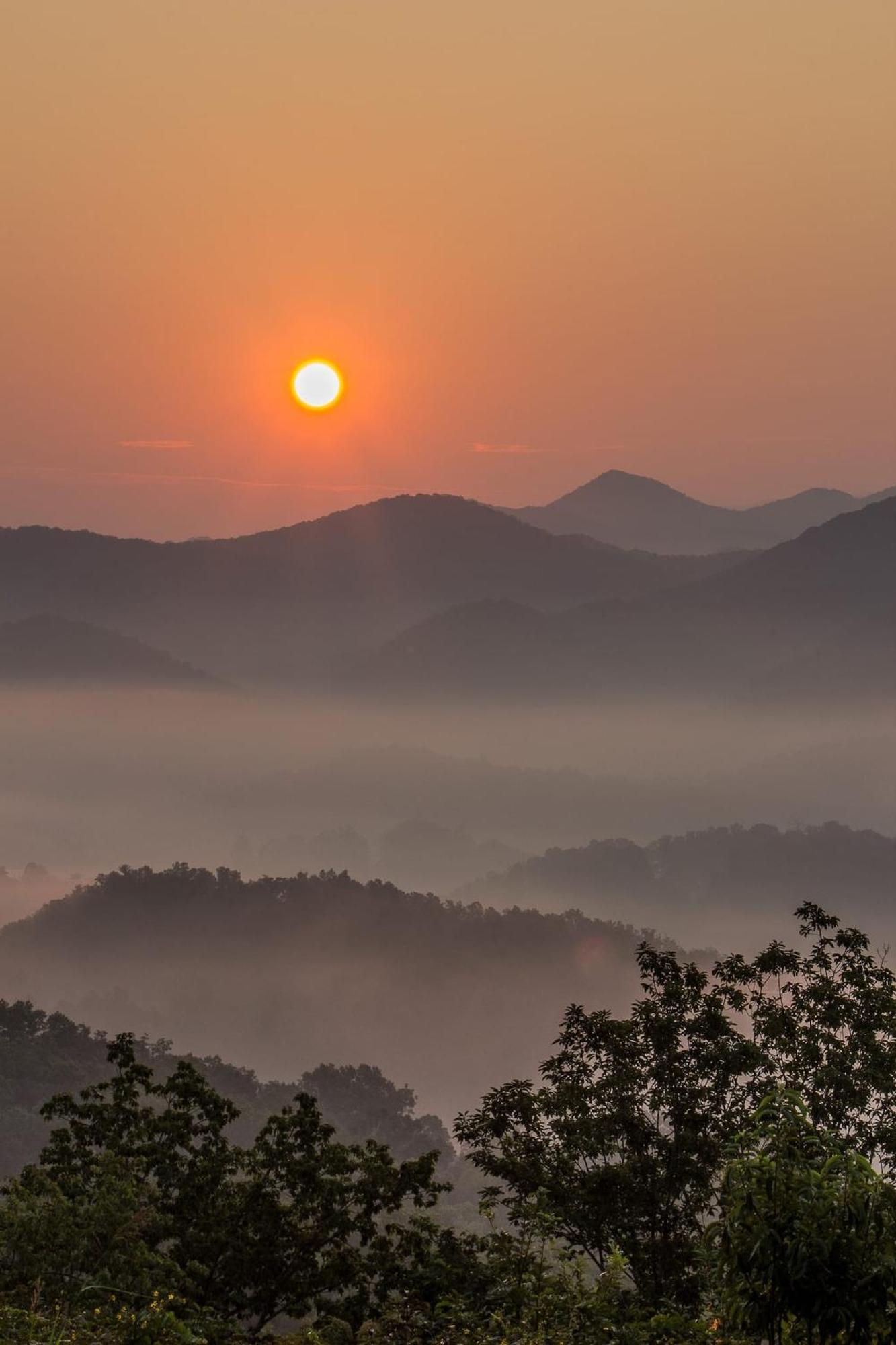 Romantic Mtn Cabin Hot Tub & Jacuzzi Views Sevierville Esterno foto