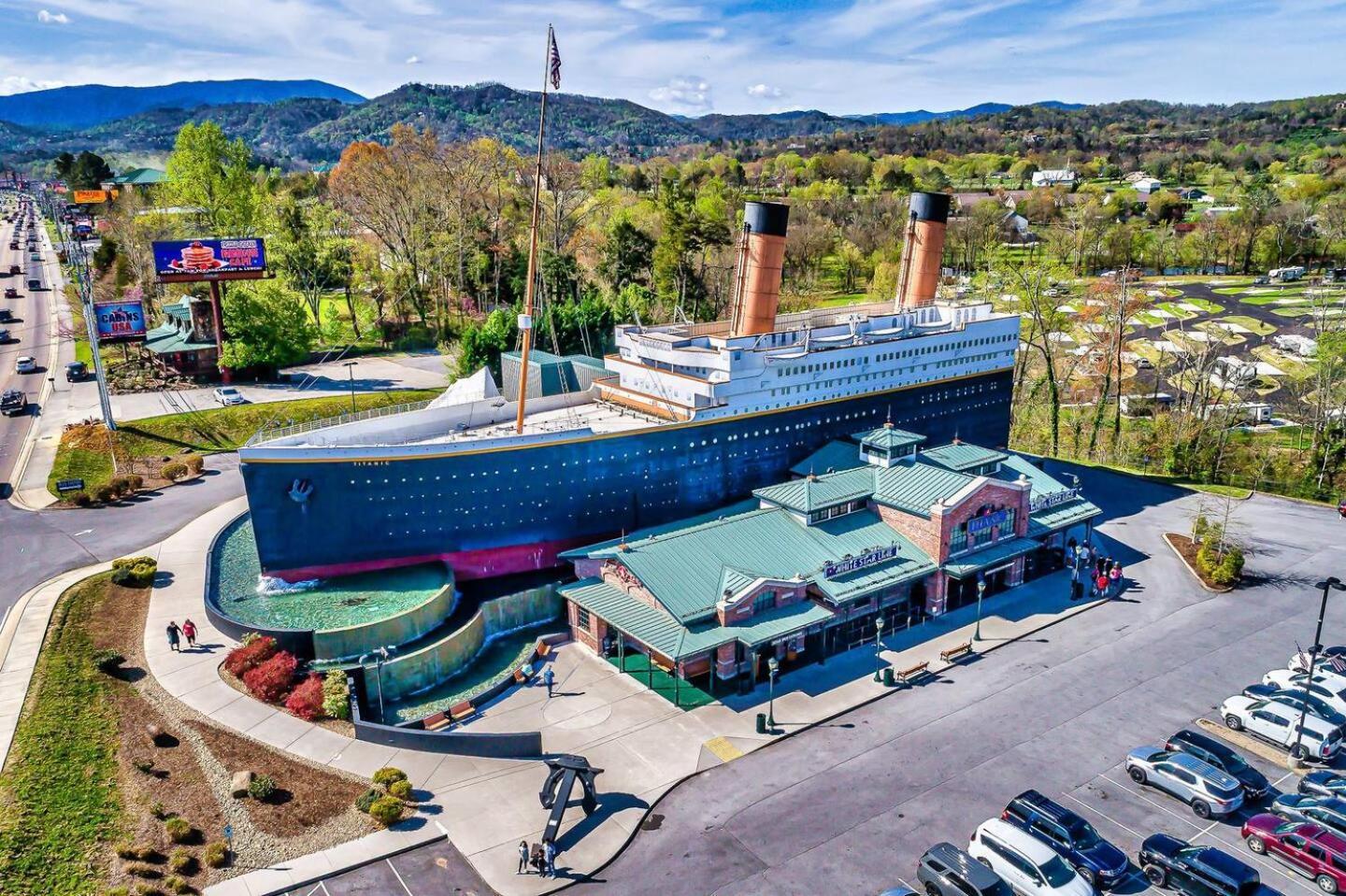 Romantic Mtn Cabin Hot Tub & Jacuzzi Views Sevierville Esterno foto