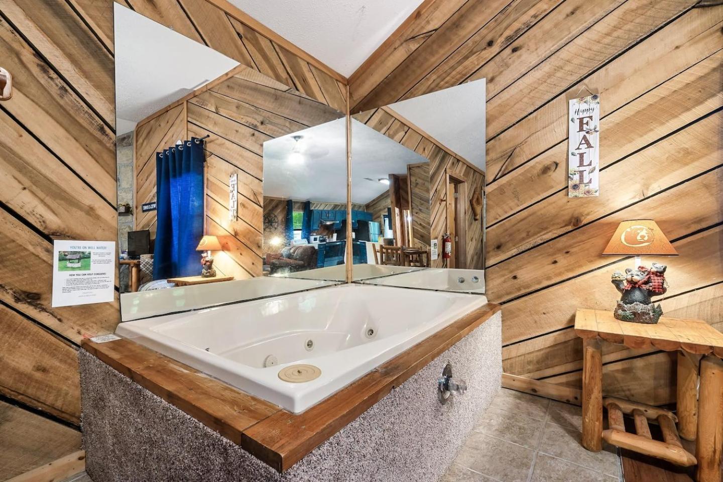 Romantic Mtn Cabin Hot Tub & Jacuzzi Views Villa Sevierville Esterno foto